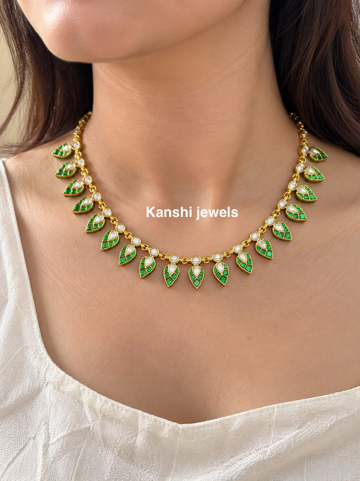 Reversible Cutting Stones Mango Necklace