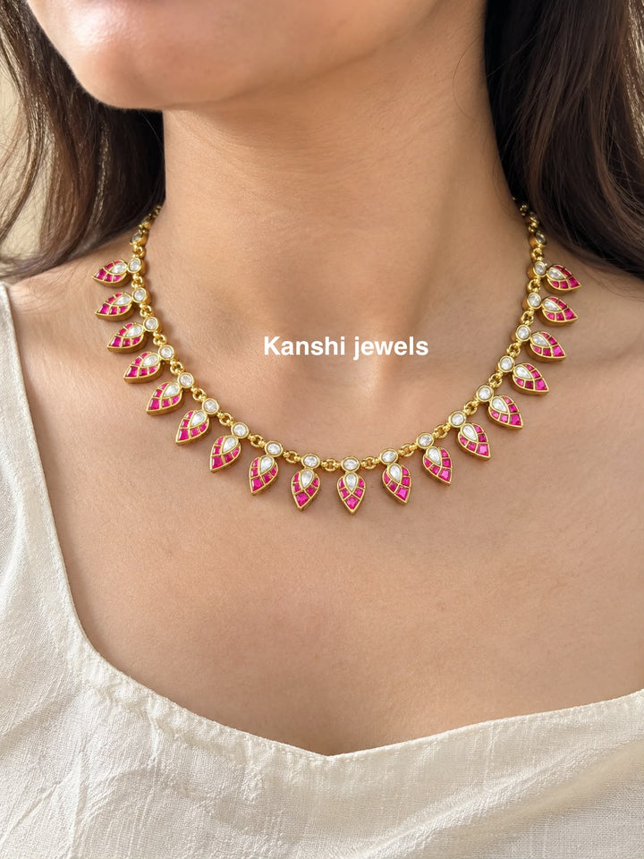 Reversible Cutting Stones Mango Necklace