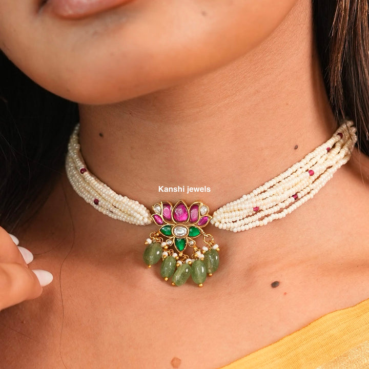 Classic lotus motive jadau chokar