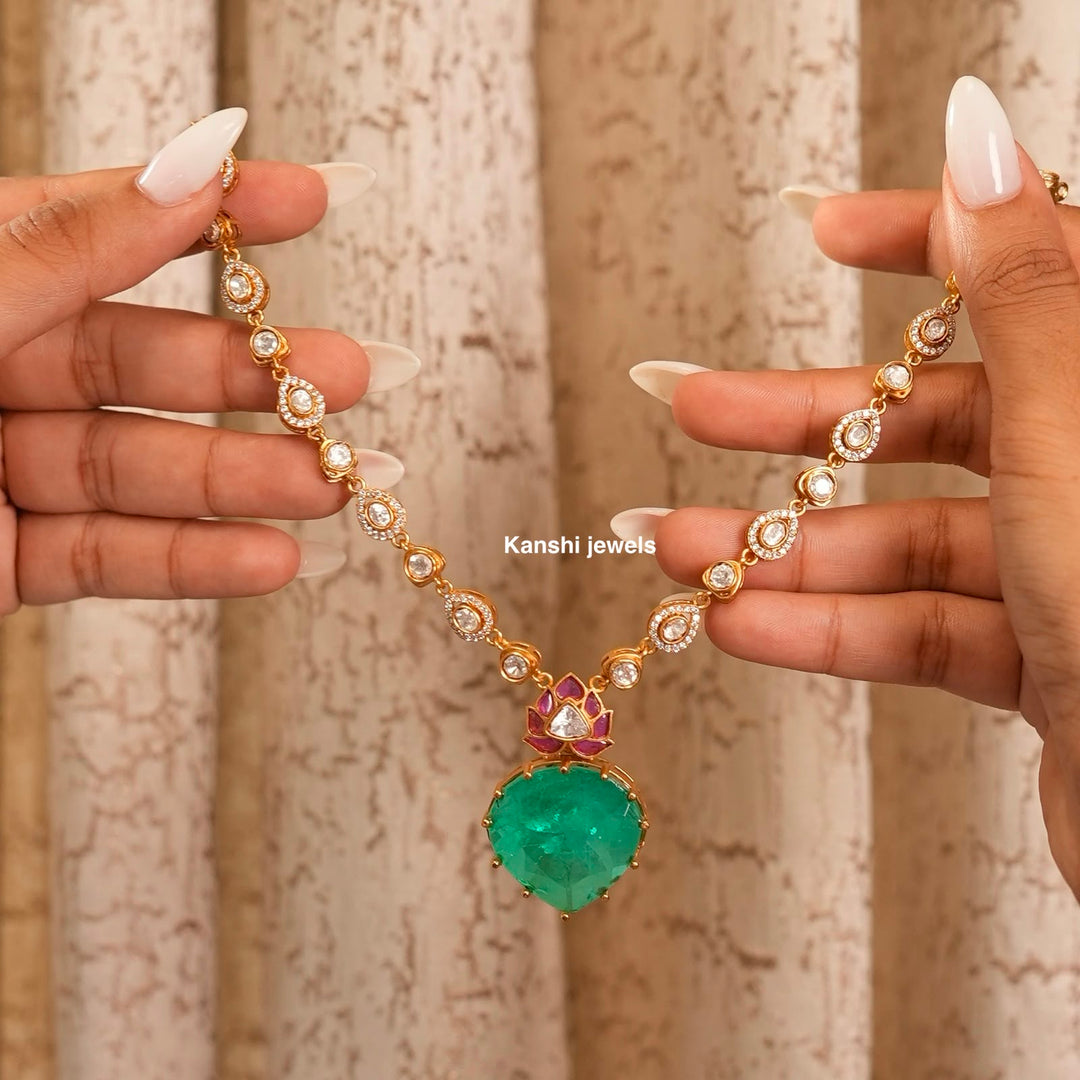 Heart Emerald Motive Diamond Jadau Fusion Classic Necklace Earring Set