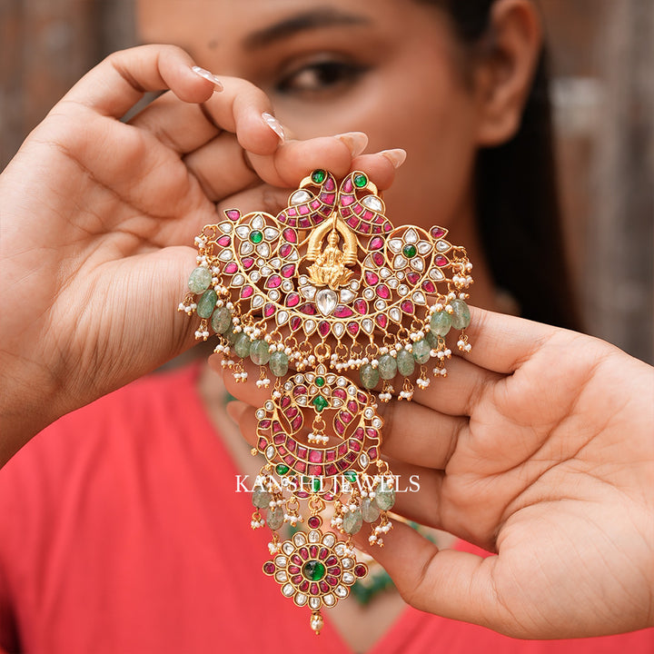 Bridal hair accessory in jadau
