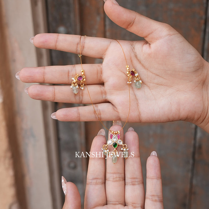 lotus jadau  motives invisible chain